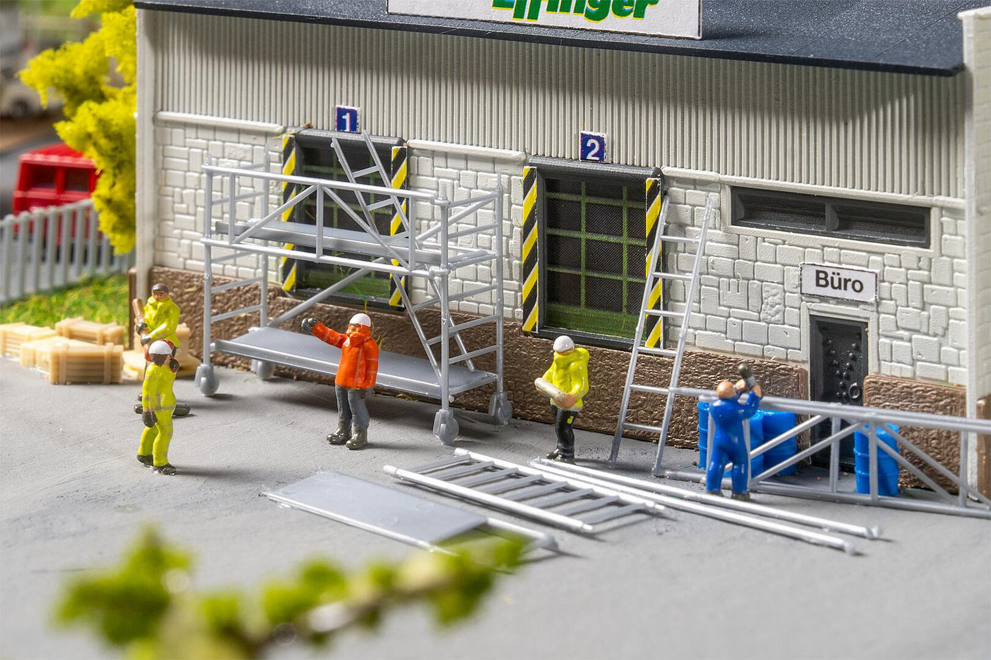 Faller 155616 N Industrial Mechanics and Laborers Figure (Set of 6)