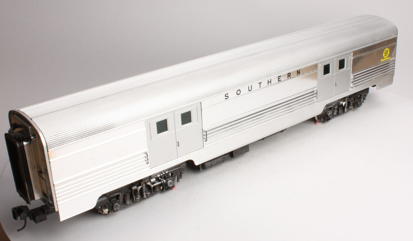 Aristo-Craft 32211 G Southern Streamline Baggage Car - Metal Wheels
