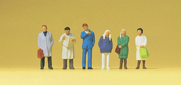 Preiser 14071 HO Waiting at the Platform Figures (Set of 6)