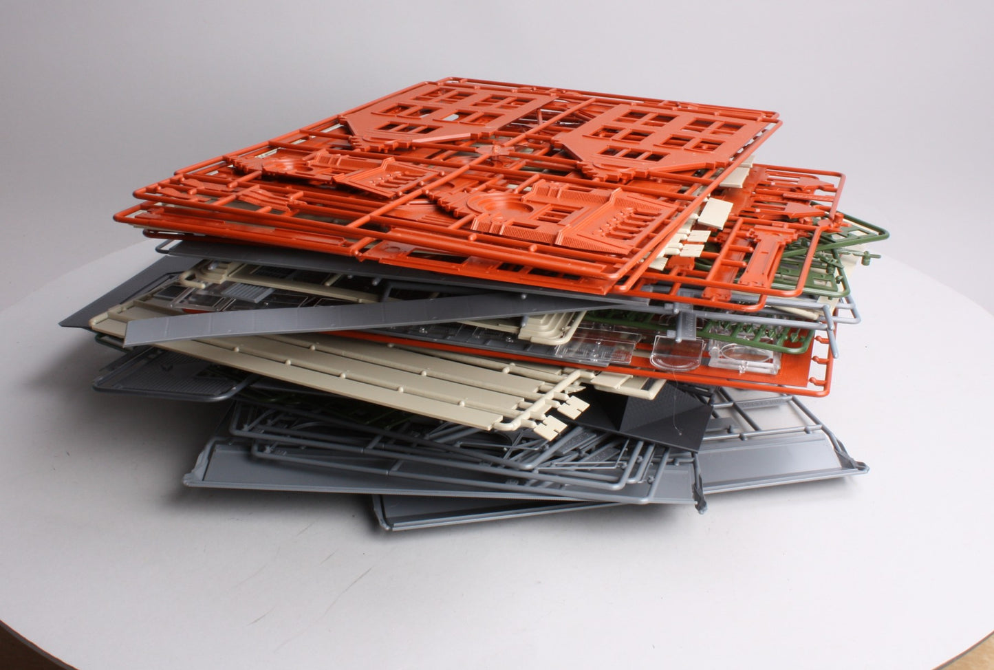 Walthers 933-2943 HO Milwaukee-Style Station & Train Shed Building Kit