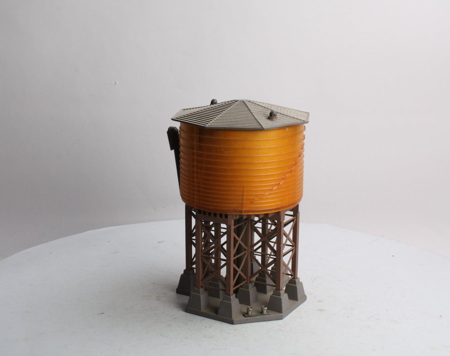 Lionel 30 Vintage O Operating Water Tower EX