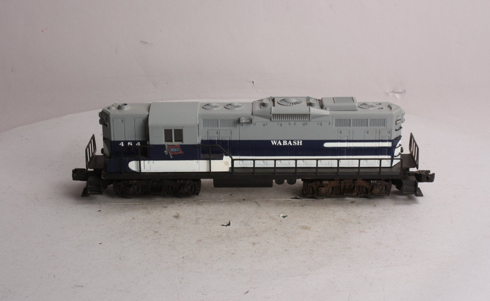 Lionel 6-38895 Wabash Legacy Scale GP9 Diesel Locomotive #484 – Trainz