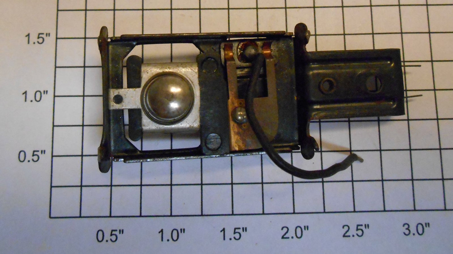Lionel 521-4 Bottom Frame Assembly Without Coupler