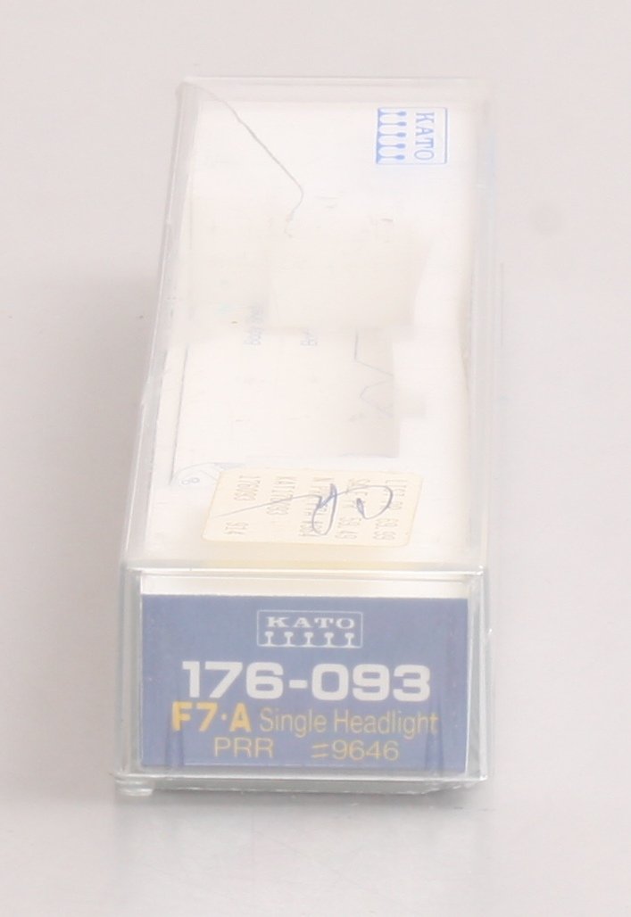 Kato 176-093 N Pennsylvania Powered F7A Single Headlight Diesel Locomotive #9646 LN/Box