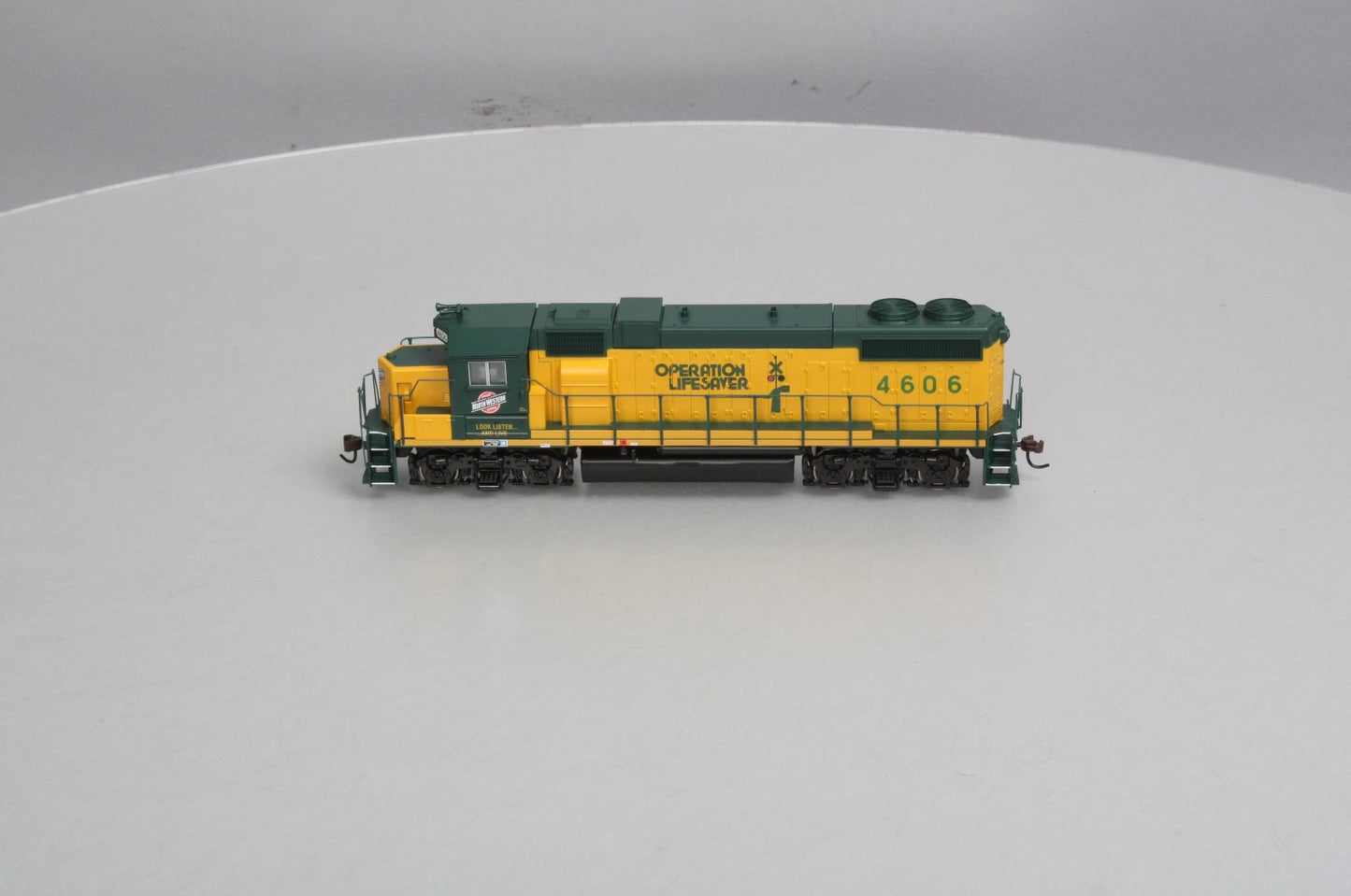 Athearn 8003 Chicago & North Western GP38-2 Diesel Locomotive #4606 LN/Box