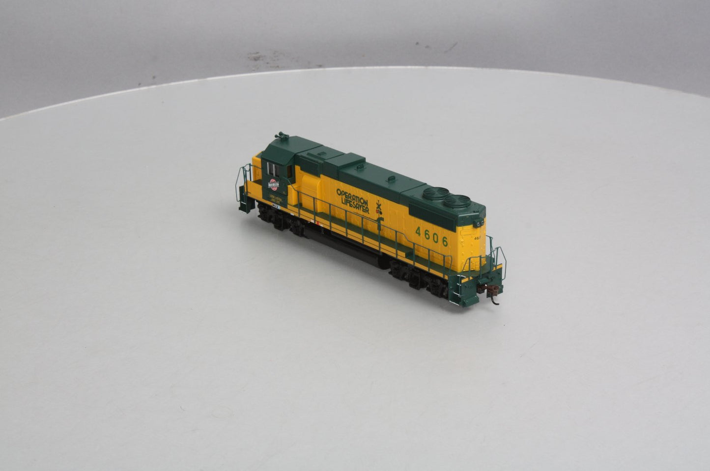 Athearn 8003 Chicago & North Western GP38-2 Diesel Locomotive #4606 LN/Box