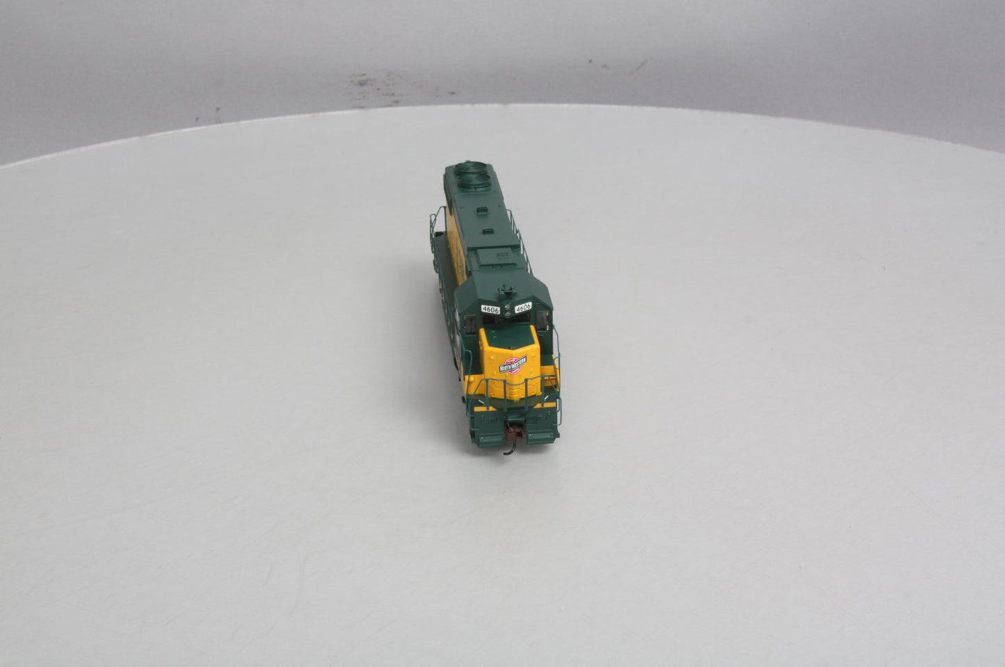 Athearn 8003 Chicago & North Western GP38-2 Diesel Locomotive #4606 LN/Box