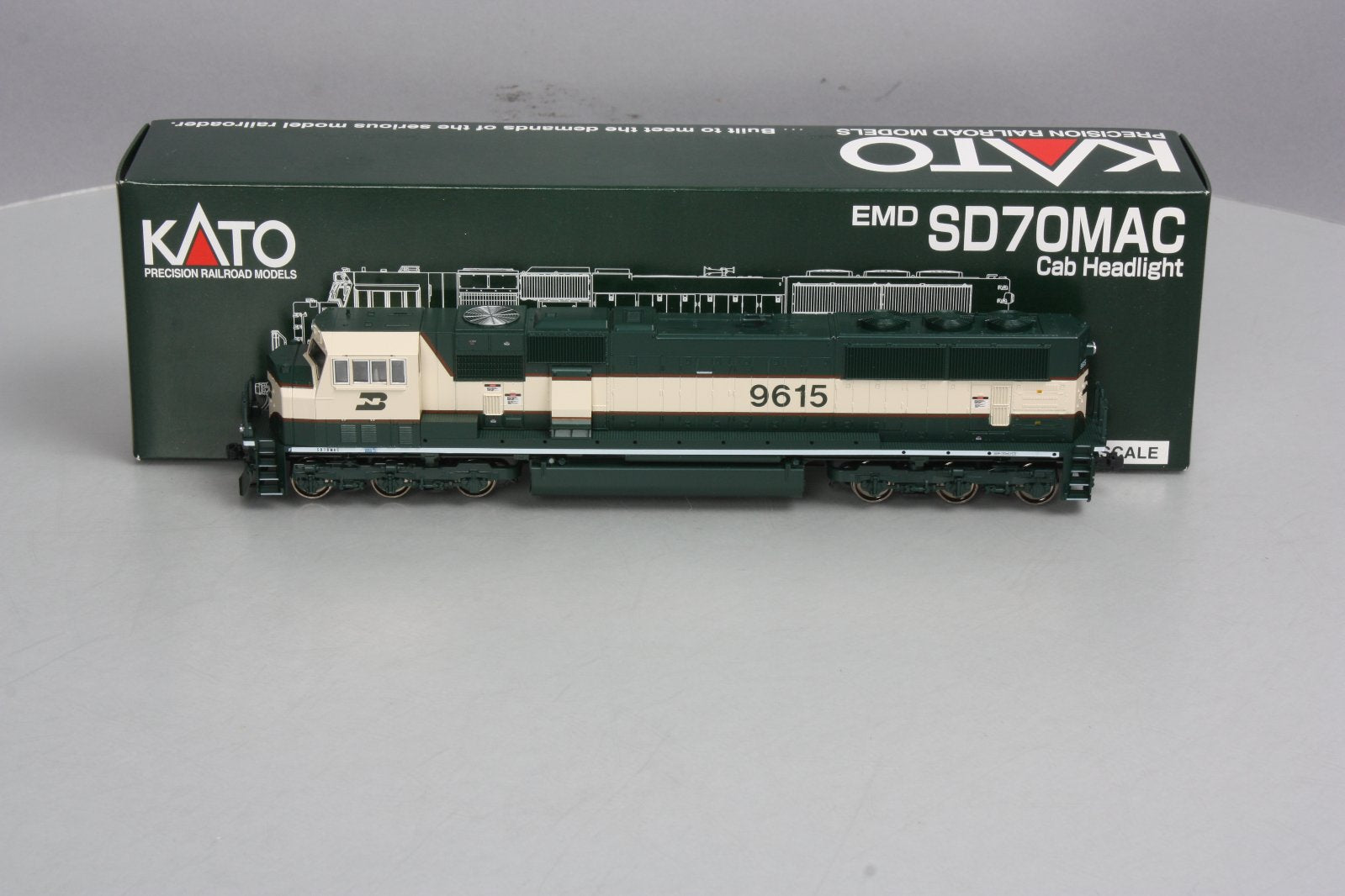 Kato 37-6382 HO Scale Burlington Northern SD70MAC Diesel Engine