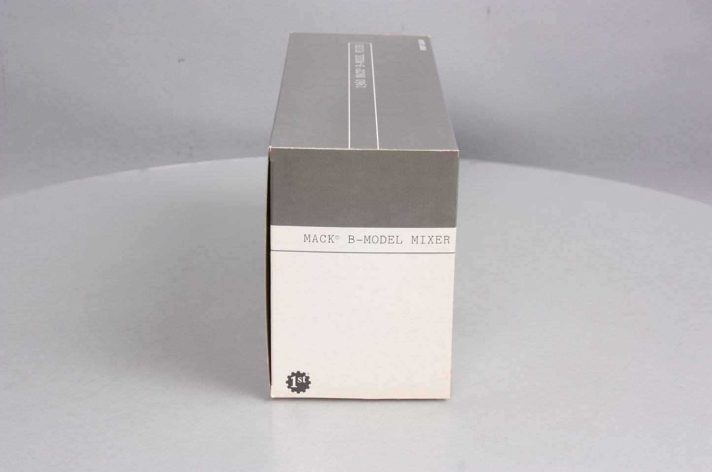 First Gear 19-2737 1:34 Die Cast Ran Meyer - 1960 Mack B-Model Mixer