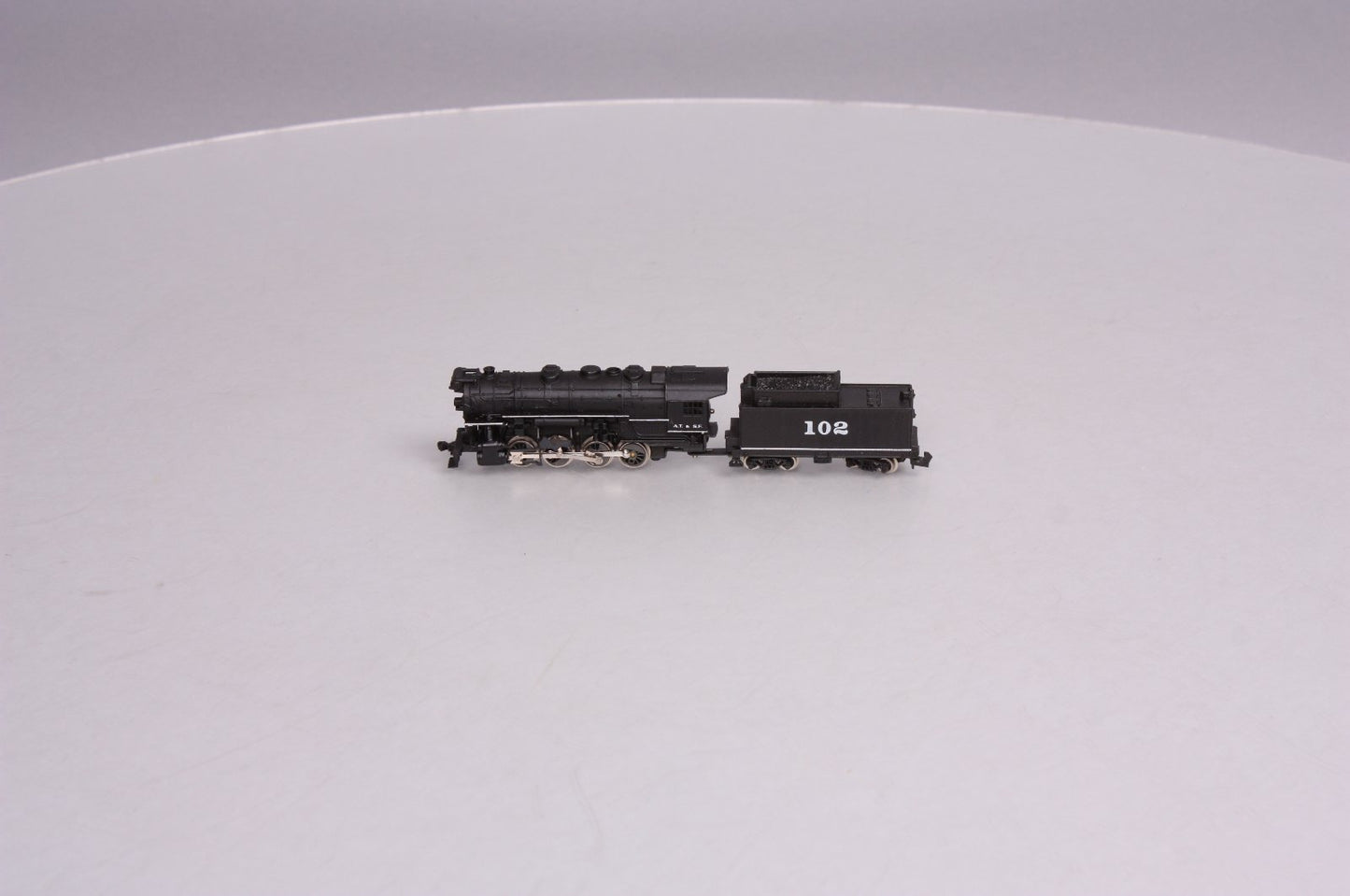 Atlas 2111 N Atchison Topeaka & Santa Fe 0-8-0 Steam Locomotive & Tender #102 EX/Box