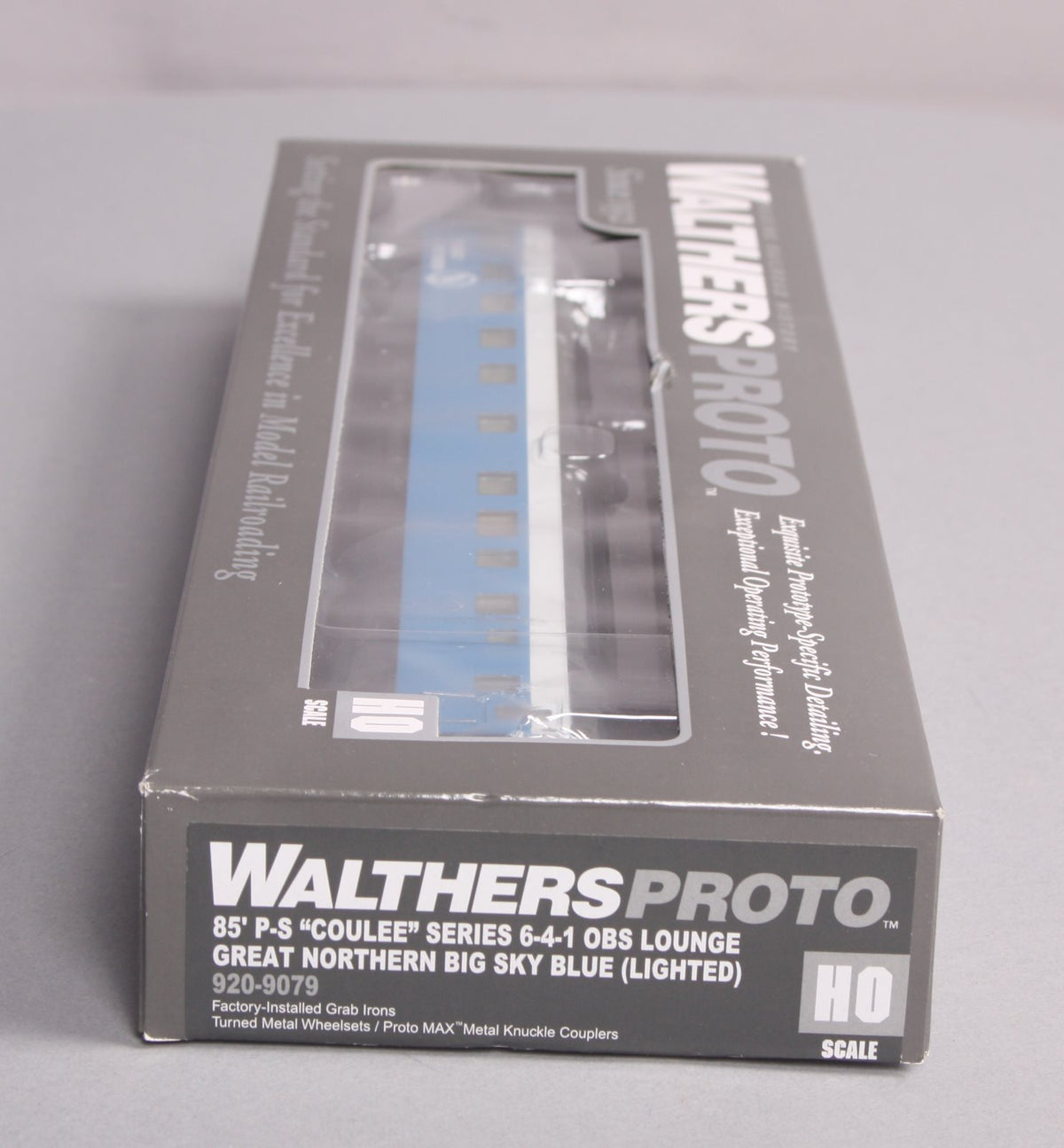 Walthers 920-9079 HO GN Coulee Series 85' 6-4-1 Lighted Observation Lounge Car