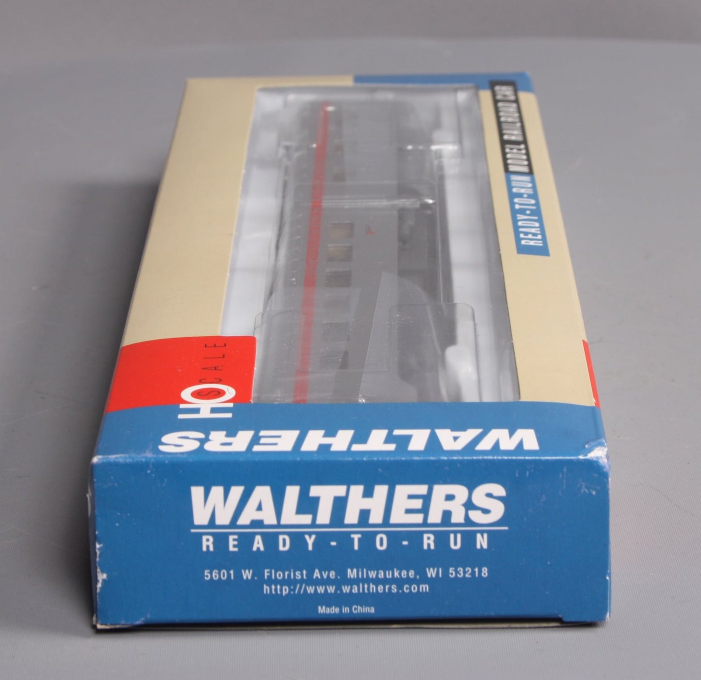 Walthers 932-6825 HO Scale Southern Pacific Pullman-Standard 48-Seat Diner