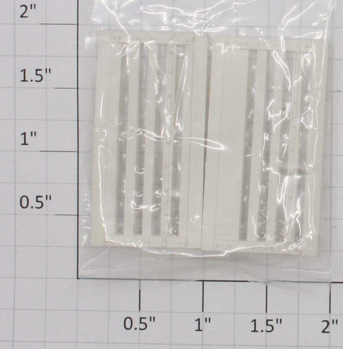 Lionel 6376-12/14 Off-White Upper/Lower Stock Car Doors (Set of 2)