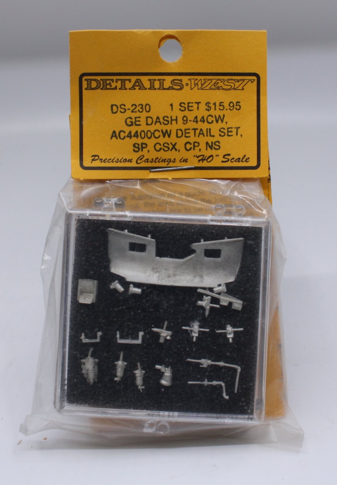 Details West 230 HO Ge Dash 9-44CW AC4400CW Details Set SP,CSX,CP,NS