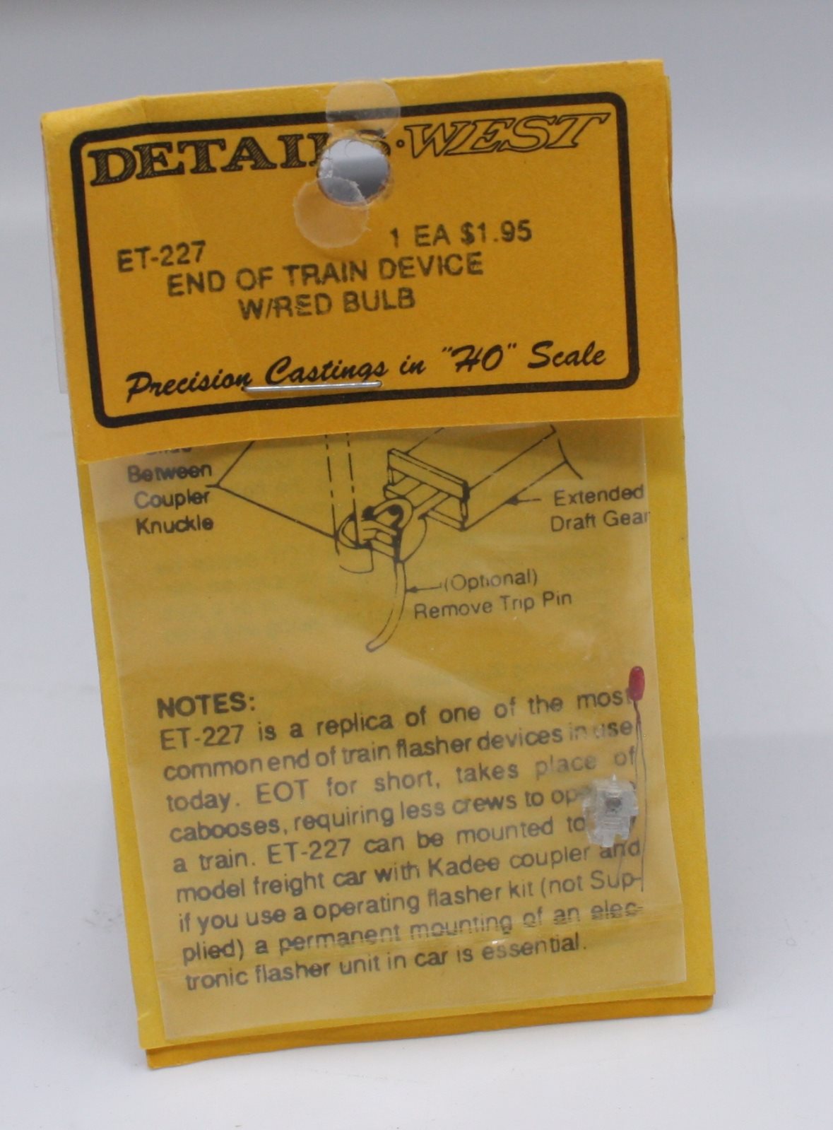 Details West 227 HO End of Train Device with Red Bulb