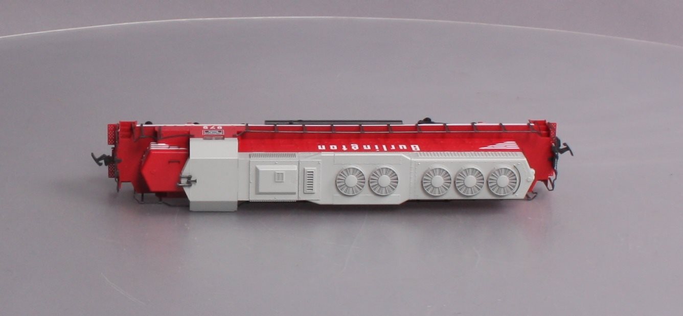 Kato 37-01N HO CBQ EMD SD40 Diesel Locomotive #875 LN/Box