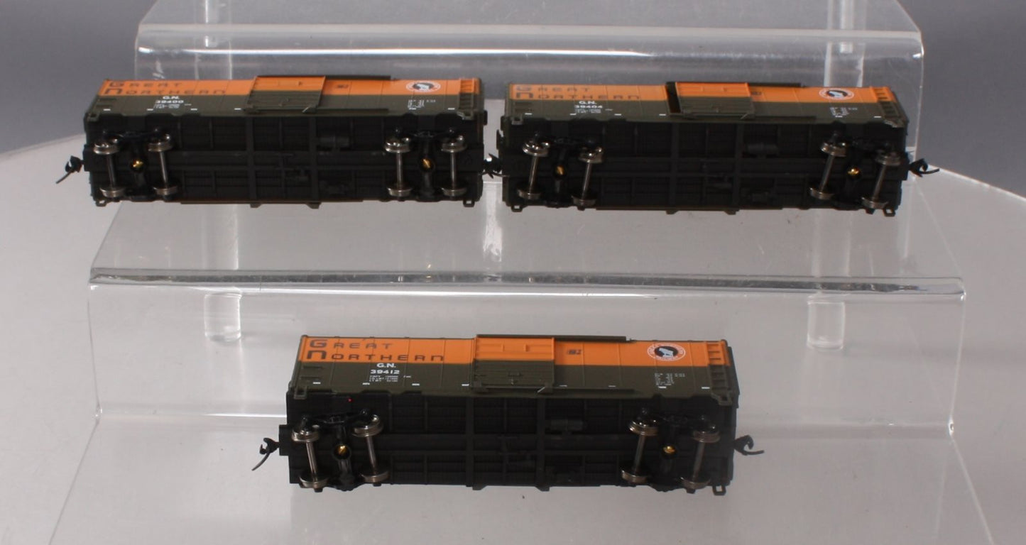 Walthers 932-9074 HO Scale Great Northern 40' PS1 Boxcar (Set of 3)