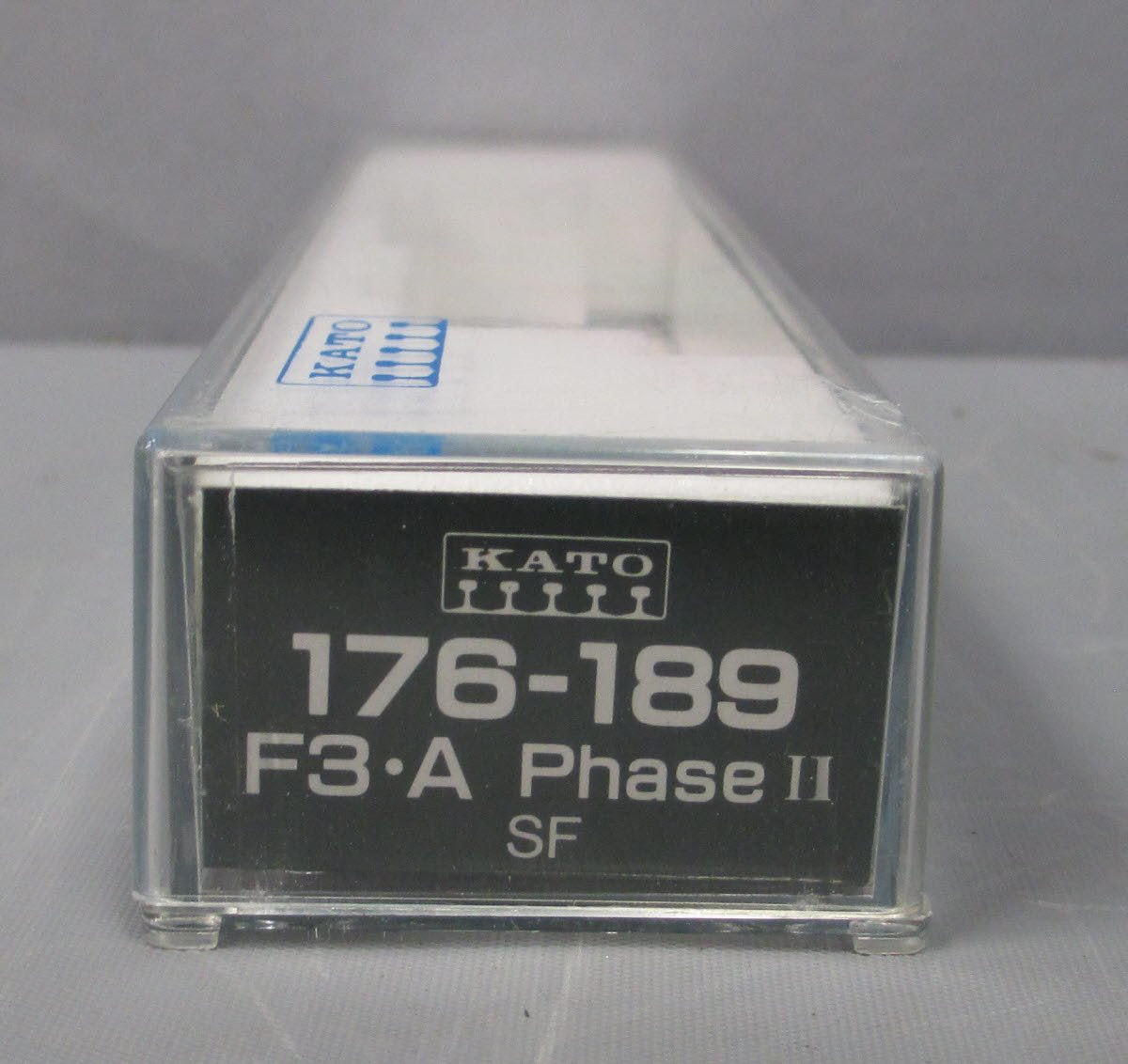 Kato 176-0910 N Scale Santa Fe Diesel Locomotive #272 LN/Box