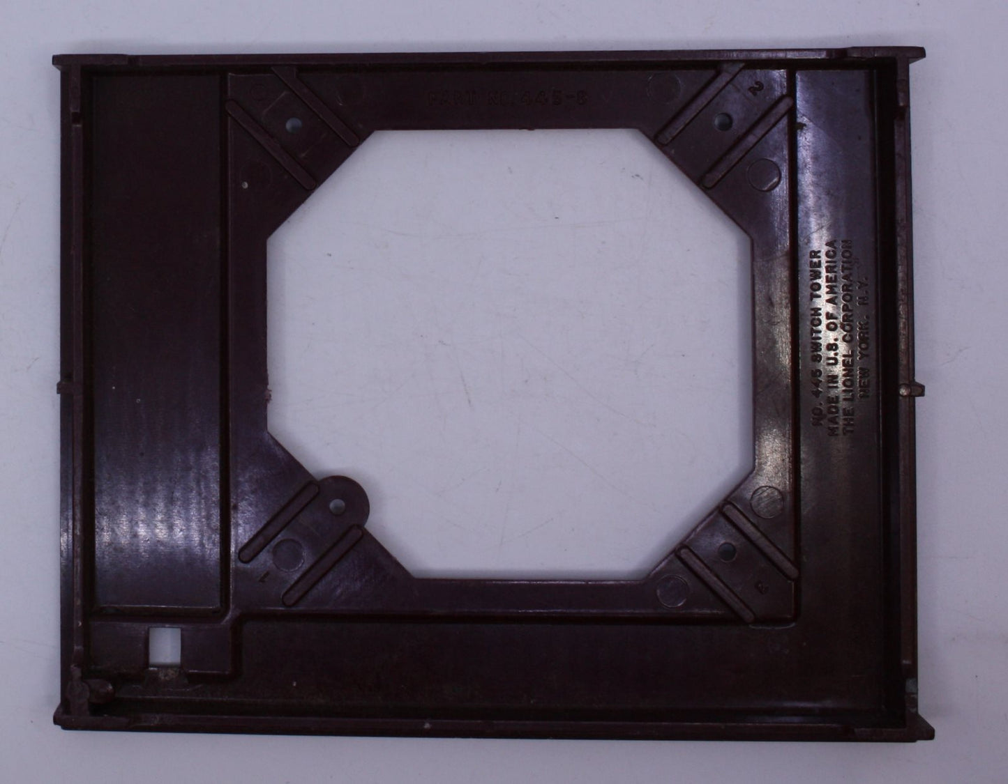 Lionel 445-8X2 Maroon Base-Damaged