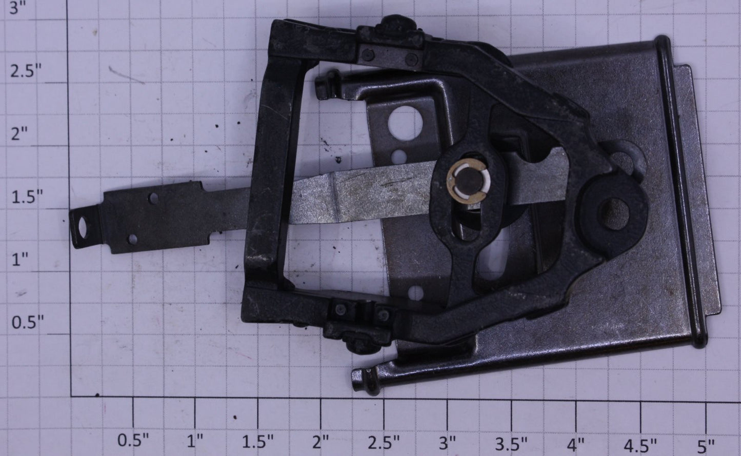 Lionel 18009-80X2 2-Wheel Trailing Truck, Drawbar and Ashpan Assembly No Wheels