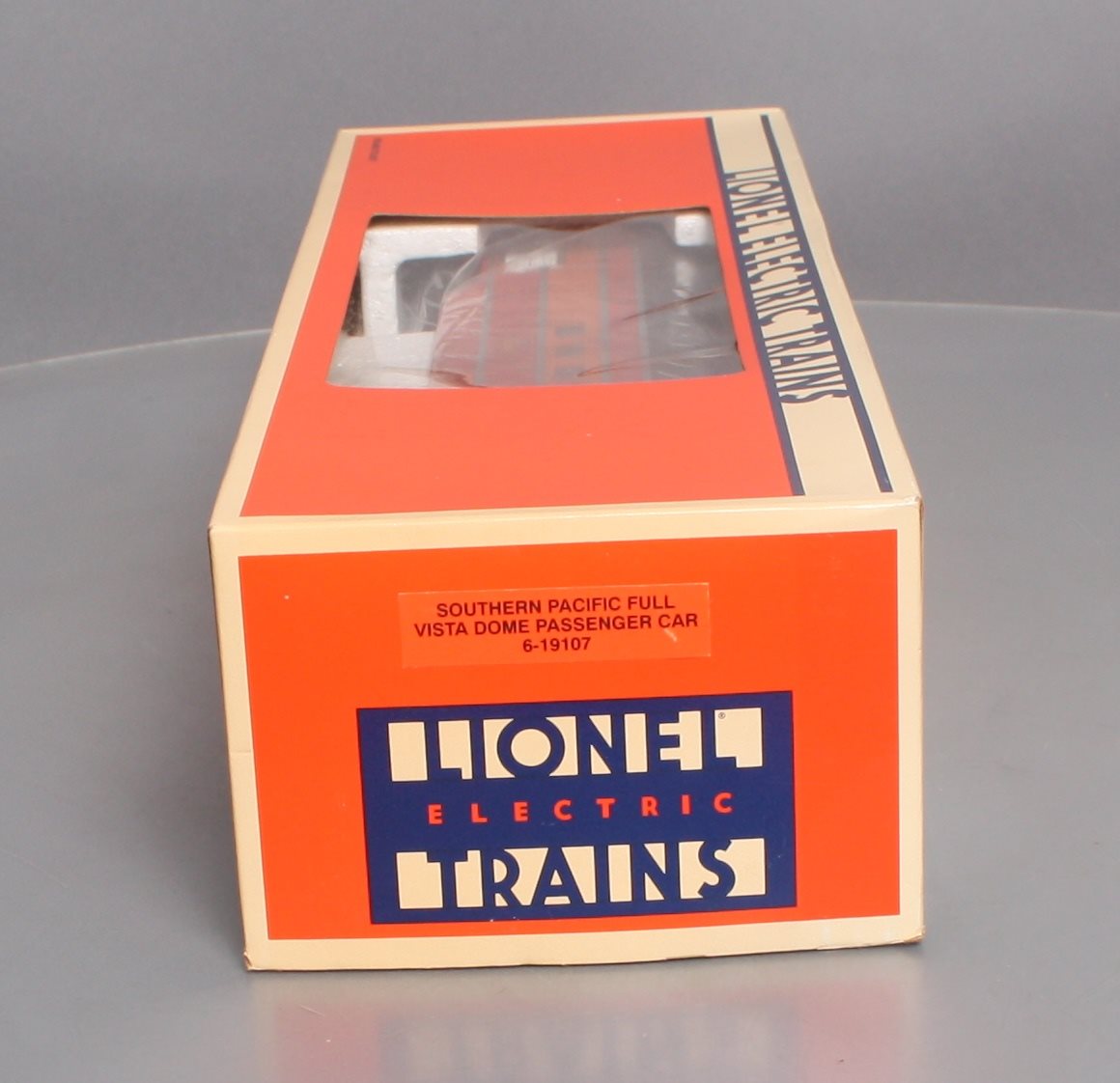 Lionel 6-19107 O Gauge Southern Pacific Daylight Full Vista Dome Passenger Car LN/Box