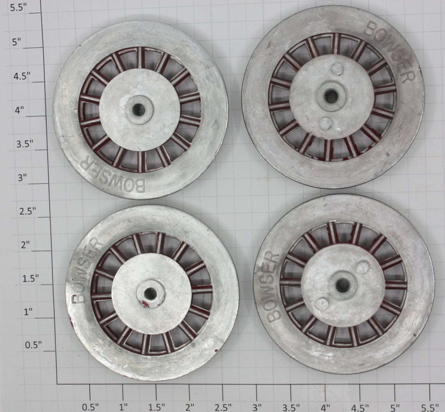Lionel 33-27-32-31 Red 2-1/2" Std. Gauge Electric Loco Wheels (Set of 4)