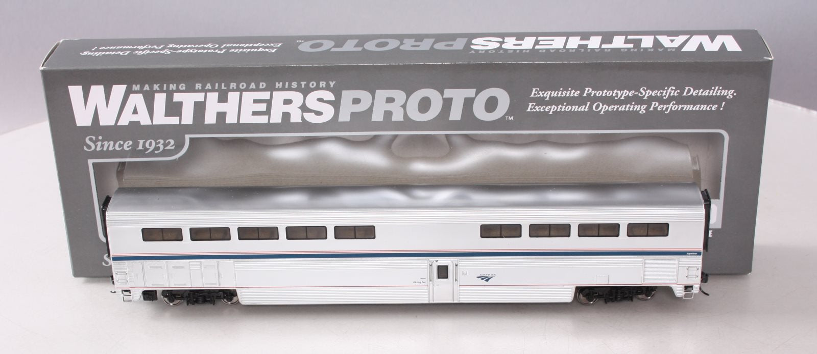 Walthers 920-11033 HO Amtrak 85' Pullman-Standard Phase IVb
