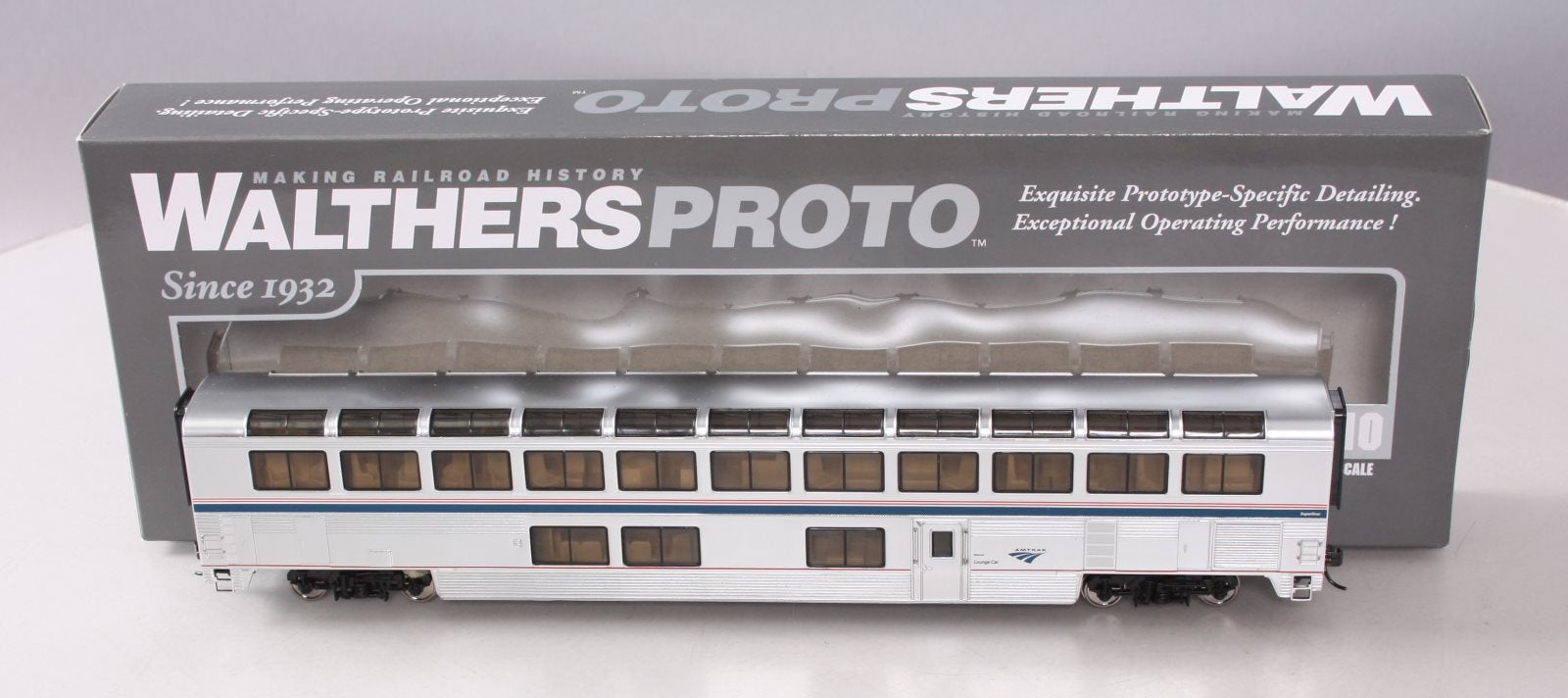 Walthers 920-11043 HO Amtrak 85' Pullman-Standard Superliner