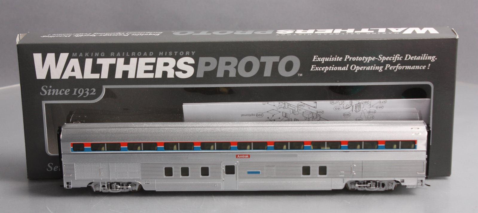 Walthers 920-13311 HO Amtrak 85' Budd Hi-Level 72-Seat Coach – Trainz
