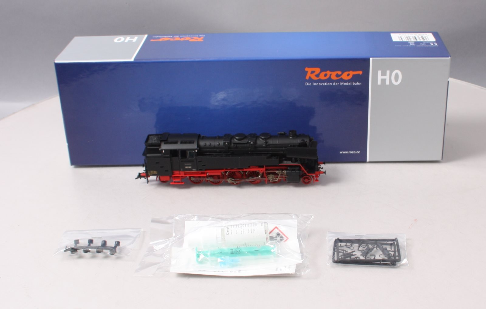 Roco 72263 HO DB Steam Locomotive #85 001 – Trainz