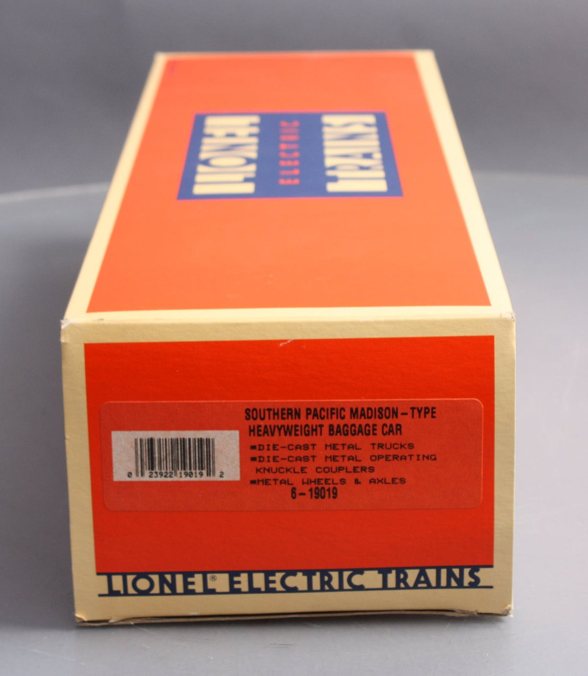 Lionel 6-19019 O Gauge Southern Pacific Madison Heavyweight Baggage Car LN/Box