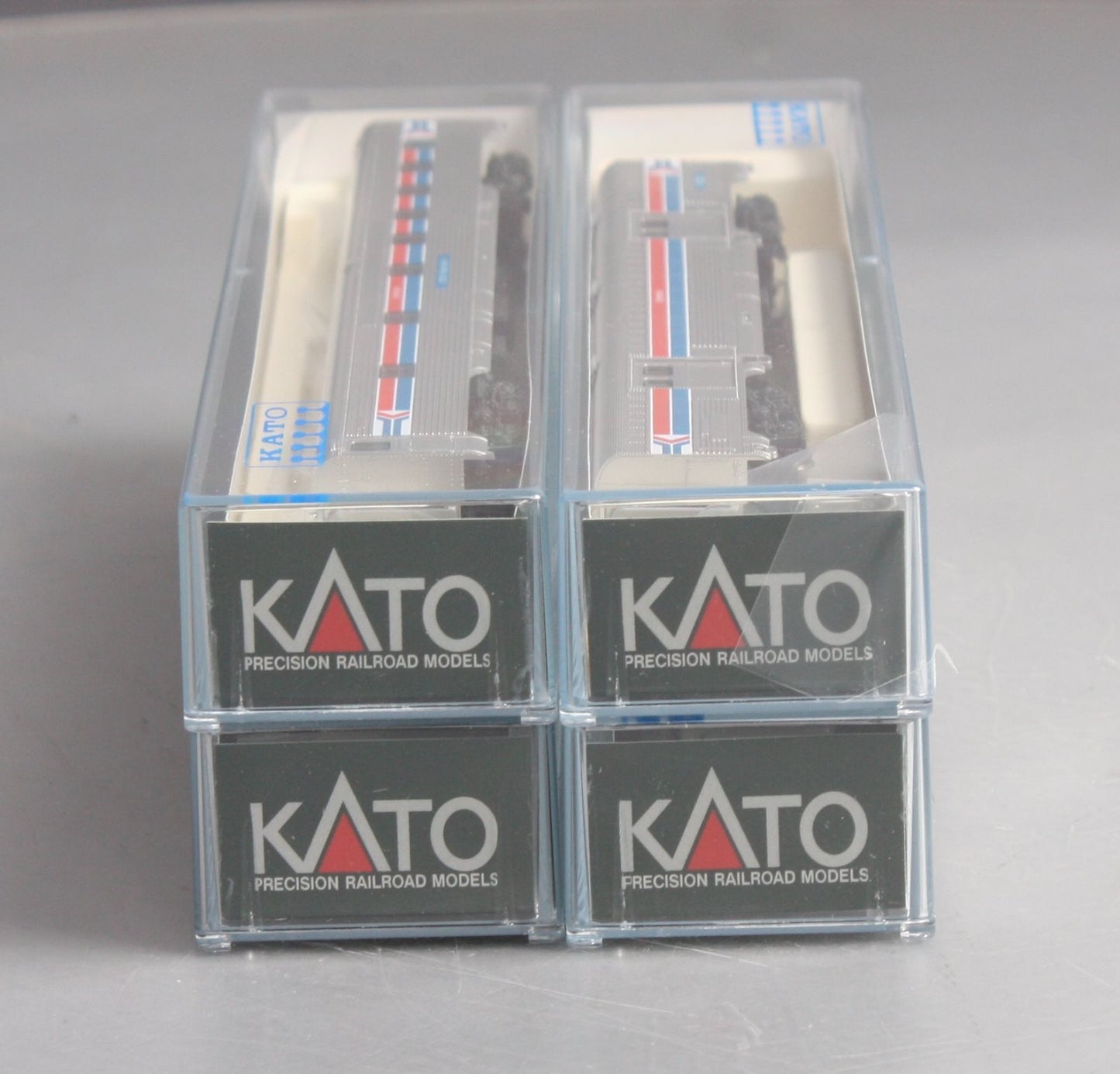 Kato 106-3522 N Scale Amtrak Phase I 4-Car Passenger Set EX/Box