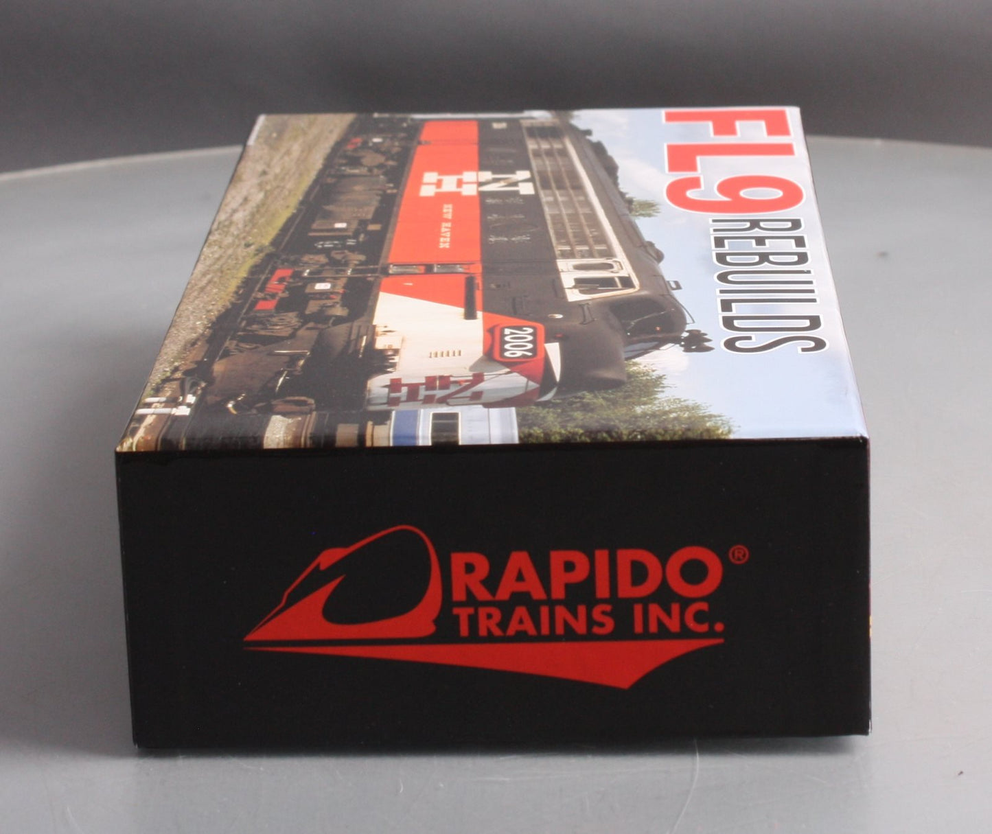 Rapido Trains 14108 HO Metro North EMD FL9 Rebuilt Diesel Locomotive #2017