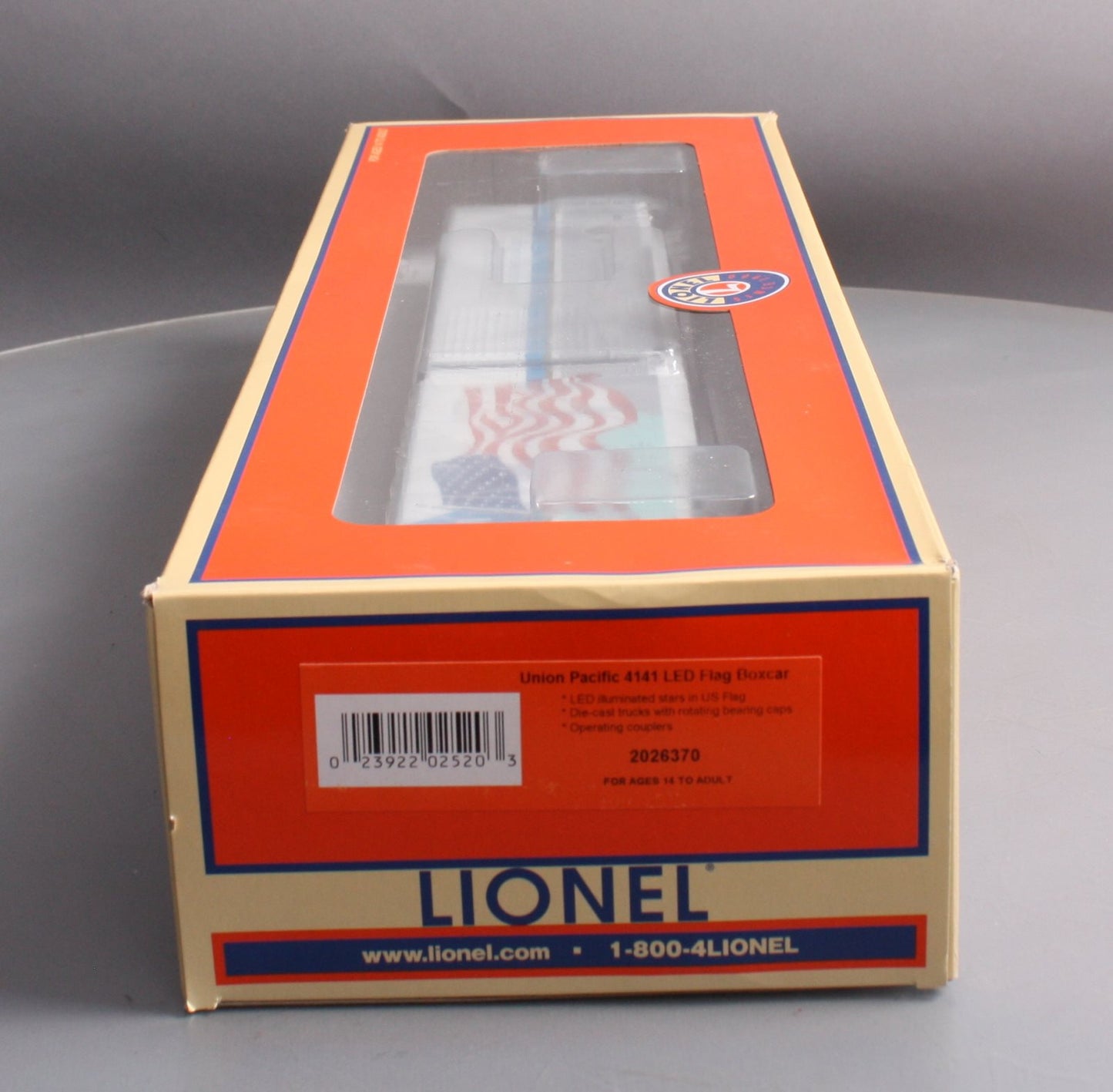 Lionel 2026370 O Gauge Union Pacific LED 60' Flag Boxcar #4141