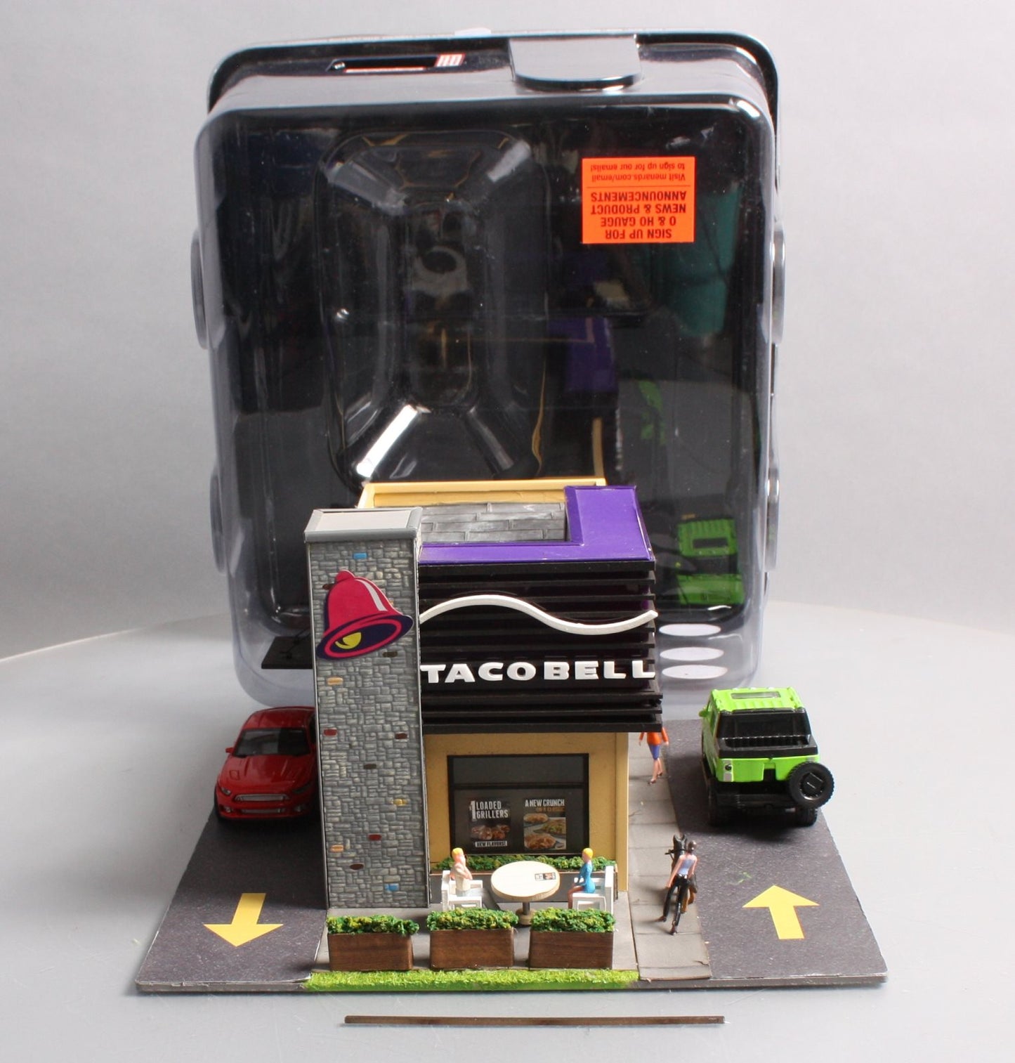 Menards 279-4451 O Scale Taco Bell Restaurant w/Lighting