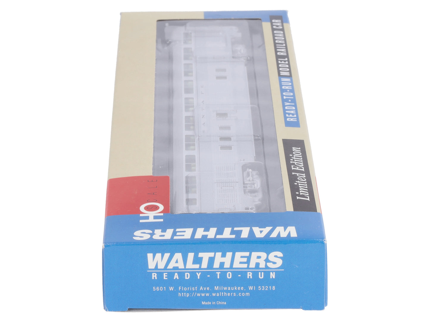 Walthers 932-9761 HO Santa Fe El Capitan 85' Budd Hi-Level Coach w/ Tail Sign LN/Box