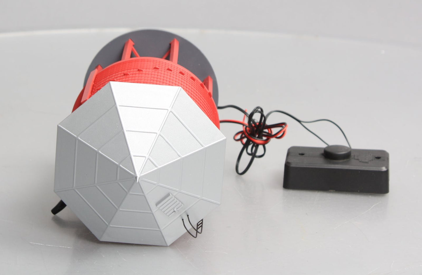 Broadway Limited 6090 HO Painted, Unlettered Operating Water Tower with Sound LN