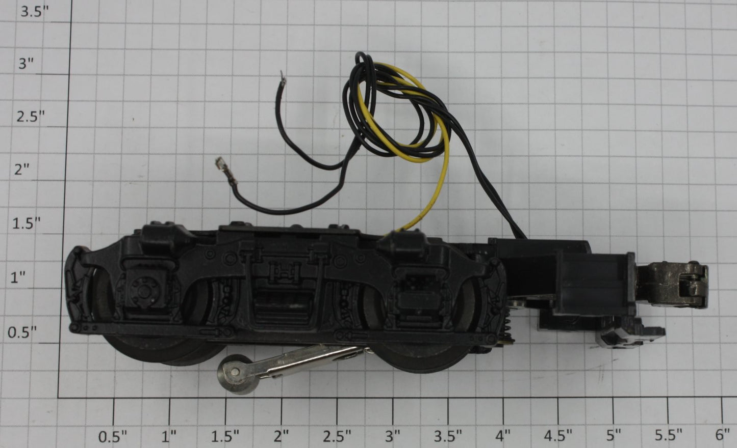 Lionel 18569-150 GP-9 Motor Truck with Black Sides and Pilot