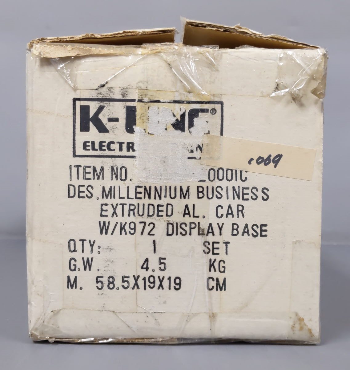 K-Line K4601-20001C O Millennium Aluminum Club Car #2000/2001 w/Display Base LN/Box