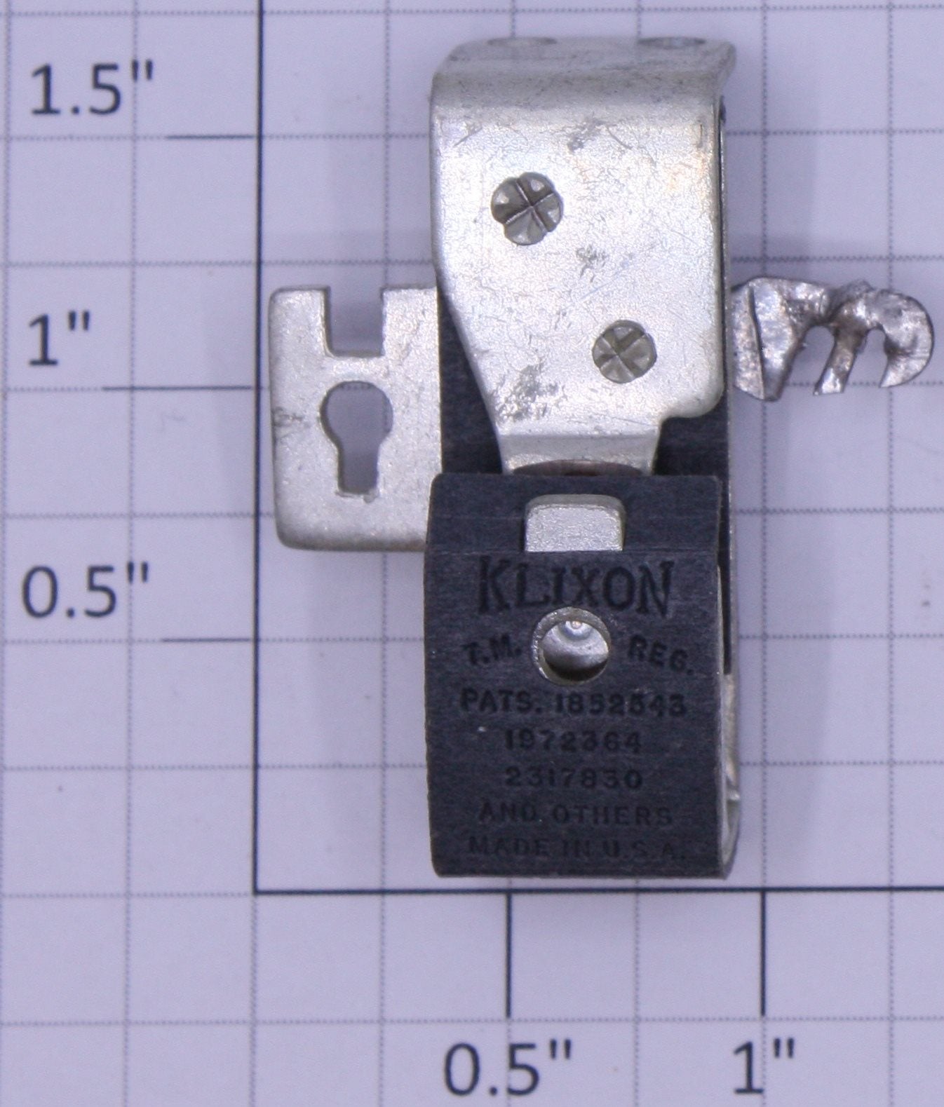 Lionel VW-22 150 Watt Side Mount Circuit Breaker