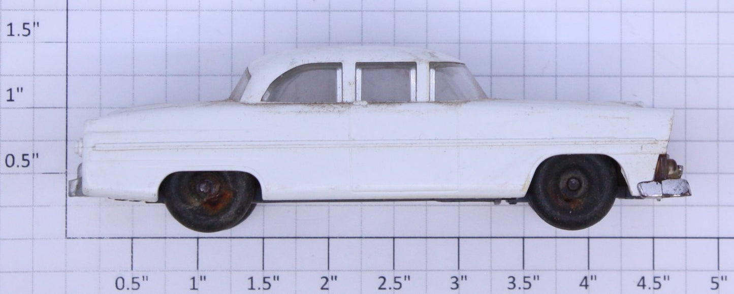 Lionel 6414-25 White Orig Automobile with Chrome Bumpers