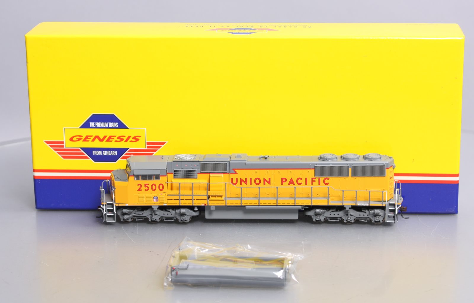 Athearn G67281 HO Union Pacific SD60M Diesel Locomotive #2500 – Trainz