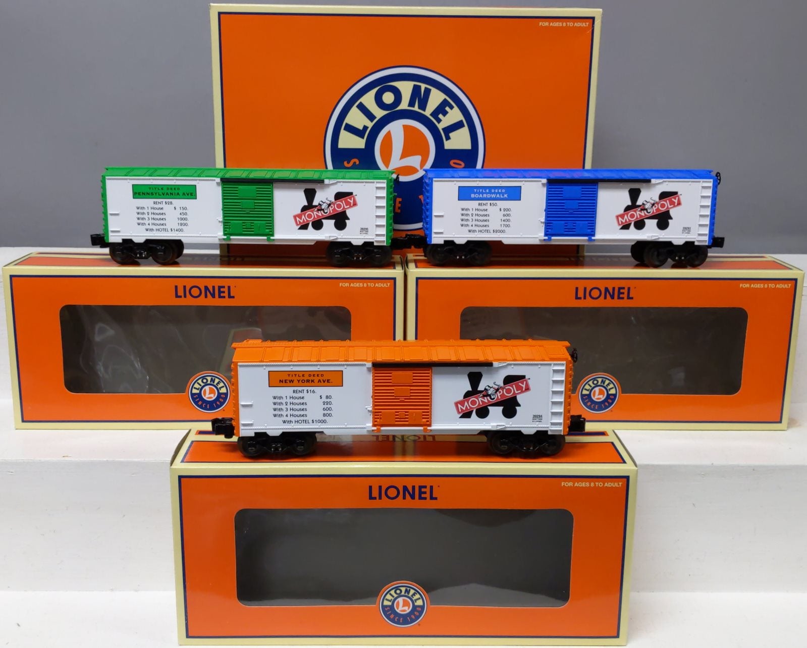 Lionel 6-39292 O Gauge Monopoly PA, NY Ave, Boardwalk Boxcars – Trainz