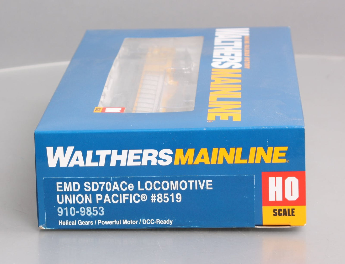 Walthers 910-9853 Union Pacific SD70ACe Diesel Locomotive #8519