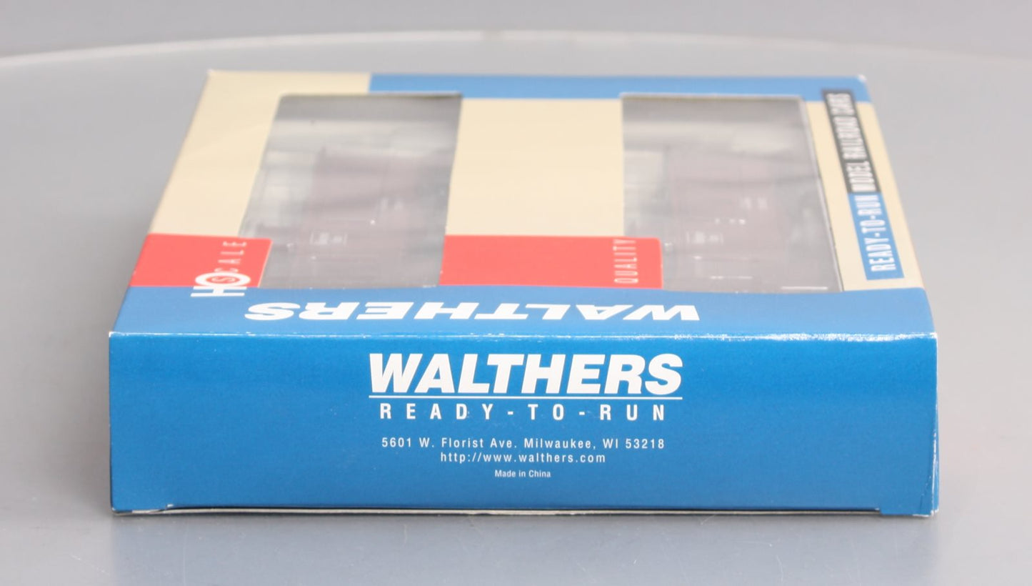 Walthers 932-27562 HO CB&Q 4-Window Wood Caboose (Set of 2) #13818/13967