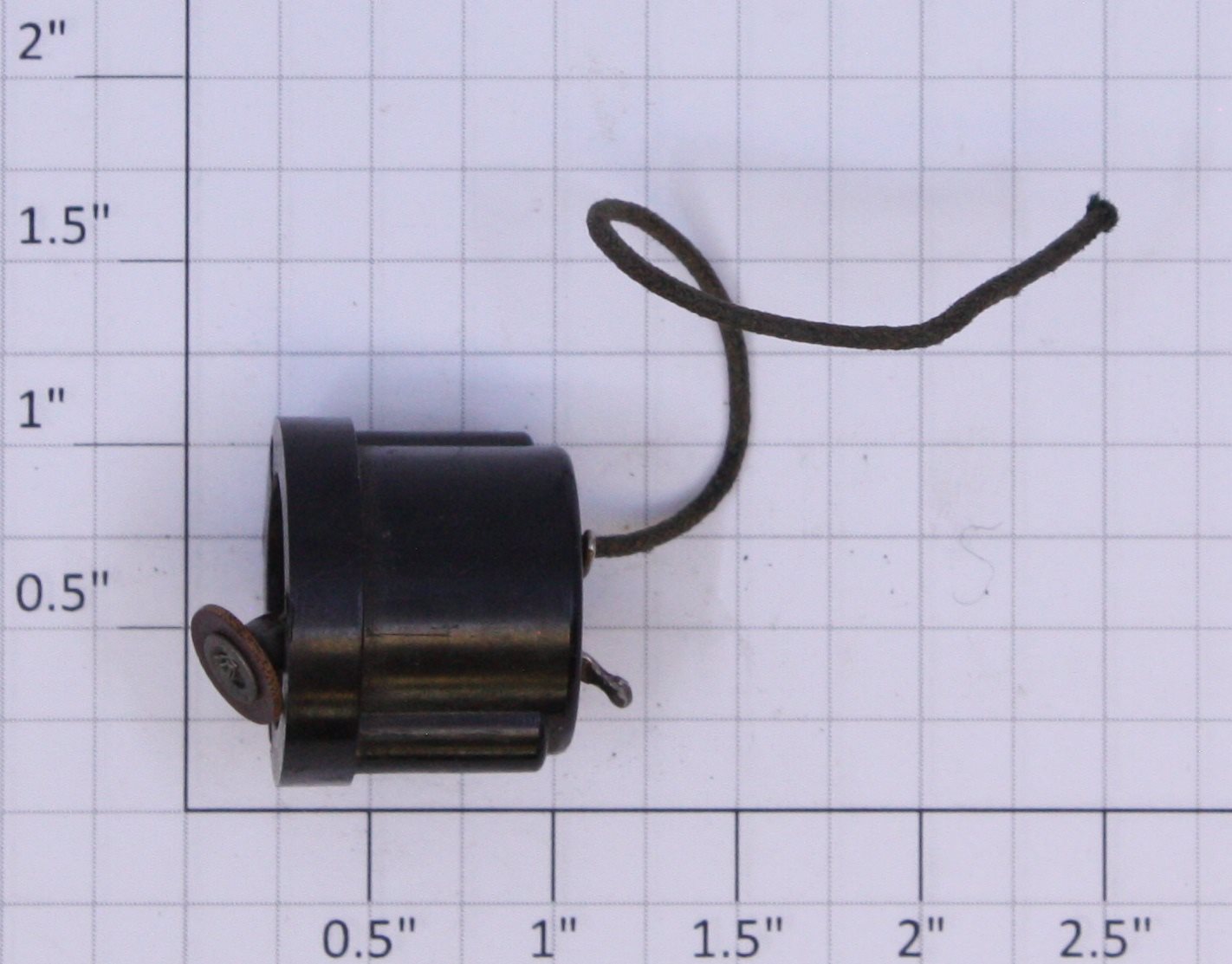 Lionel R-46 Transformer Lamp Socket Assembly with Short Lamp Lead