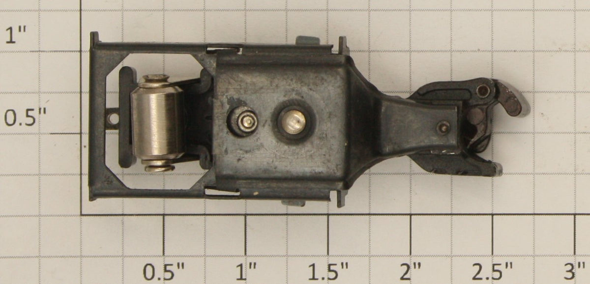 Lionel 481-10 Truck Base Plate, Operating Coupler and Roller without Tab