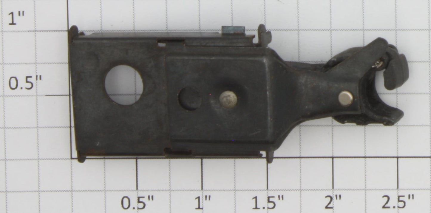Lionel 480-25 Base Plate with Operating Coupler and Tab