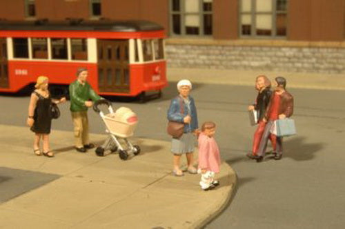 Bachmann 33109 HO Walking People Figures (Set of 6)