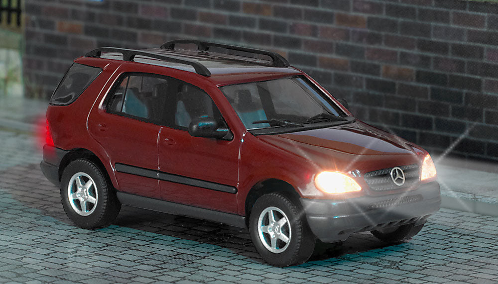 Busch 5659 Mercedes M SUV w/Lights